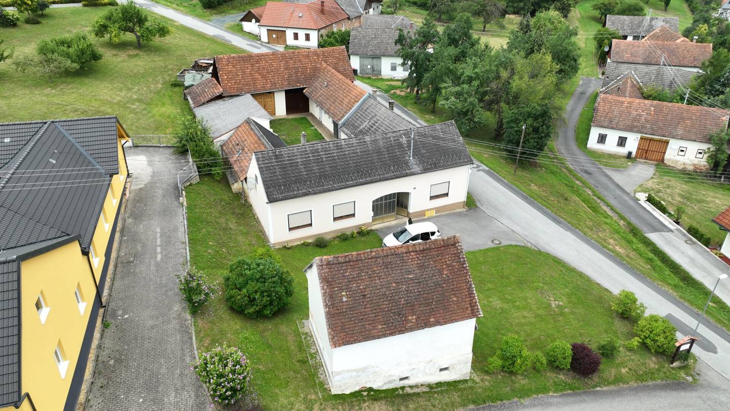 Gepflegter und schmucker Vierkanthof