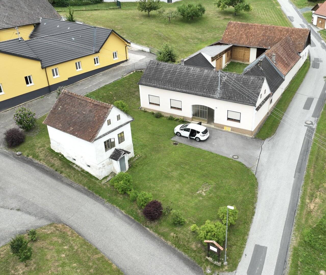 Gepflegter und schmucker Vierkanthof