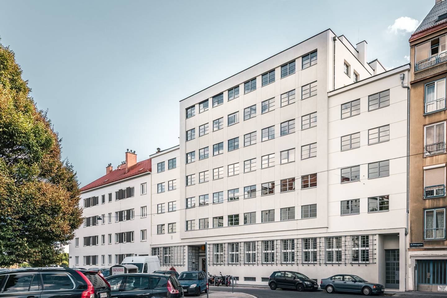 Design Loft 4,90m Raumhöhe, Vorsorgewohnung; auf Wunsch Airbnb fähig