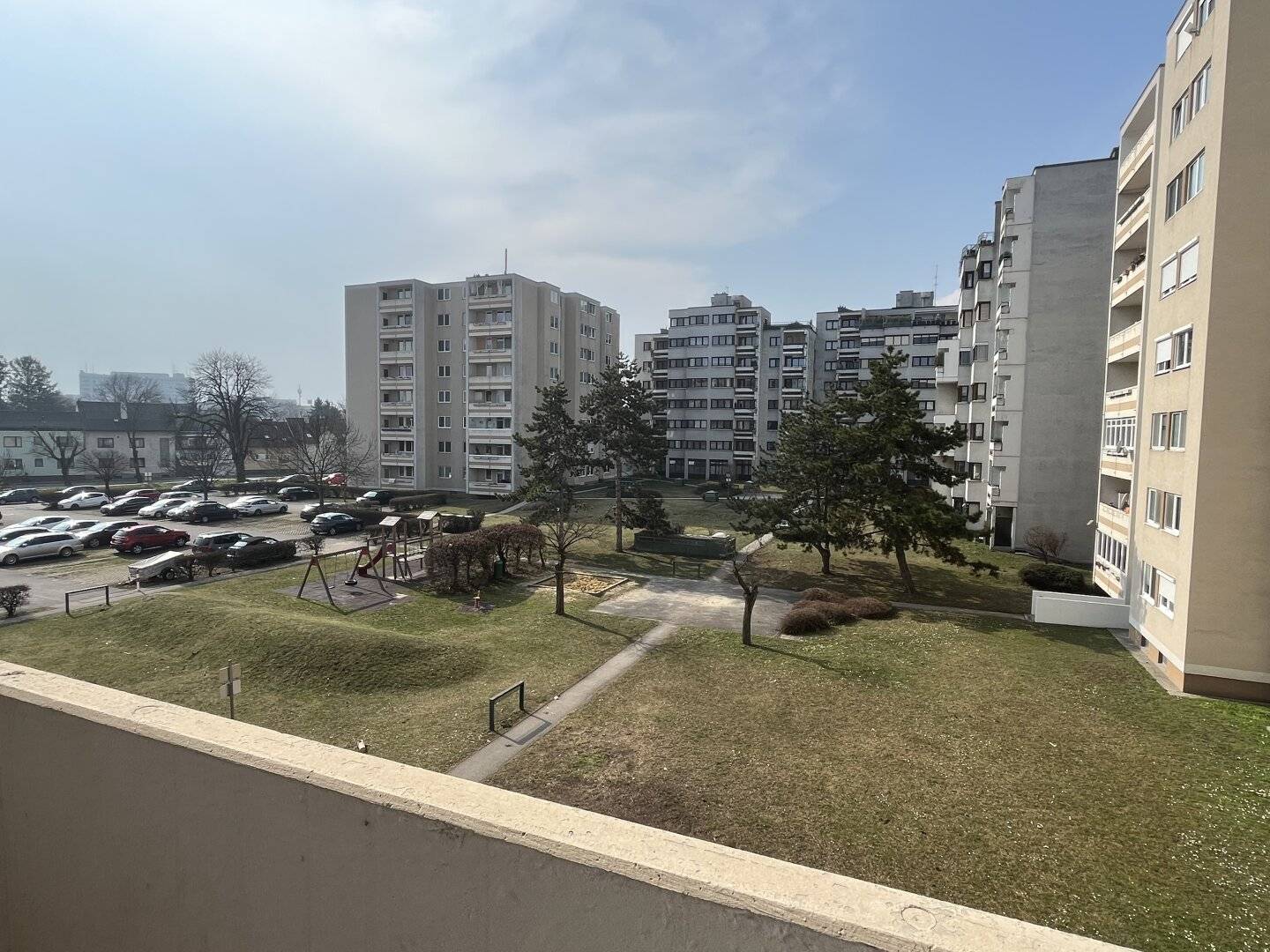 Modern 3-room apartment with distant view, southwest balcony and lift in Wiener Neustadt