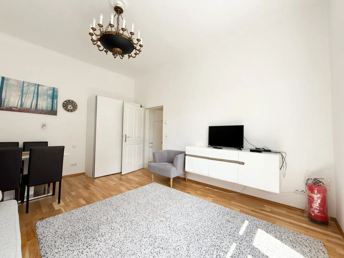 HARDTMUTHGASSE - FULLY EQUIPPED, WELL MAINTAINED 2 ROOM APARTMENT - TOP 19
