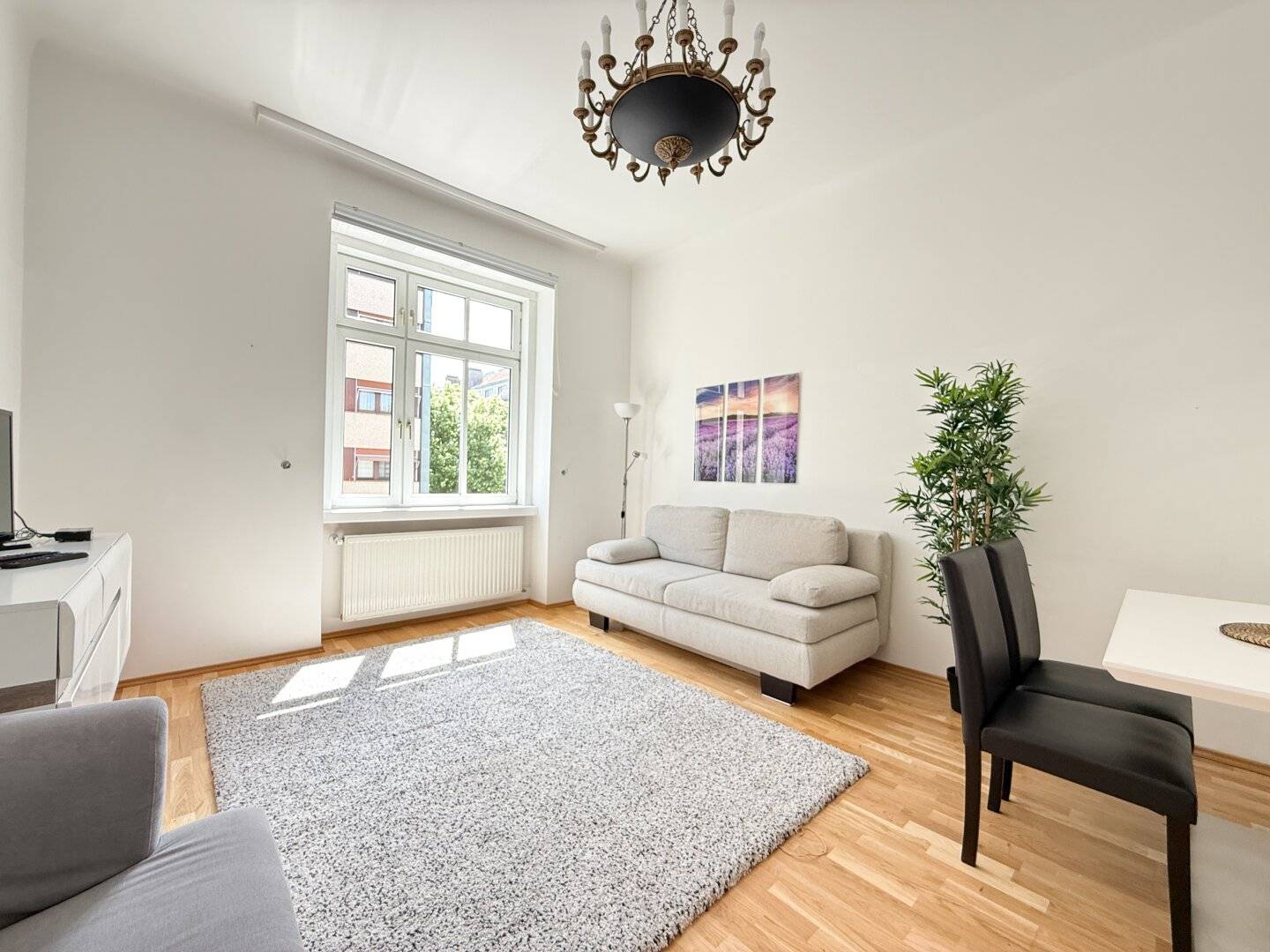 HARDTMUTHGASSE -  VOLL AUSGESTATTETE, GEPFLEGTE 2 ZIMMER-WOHNUNG - TOP 19
