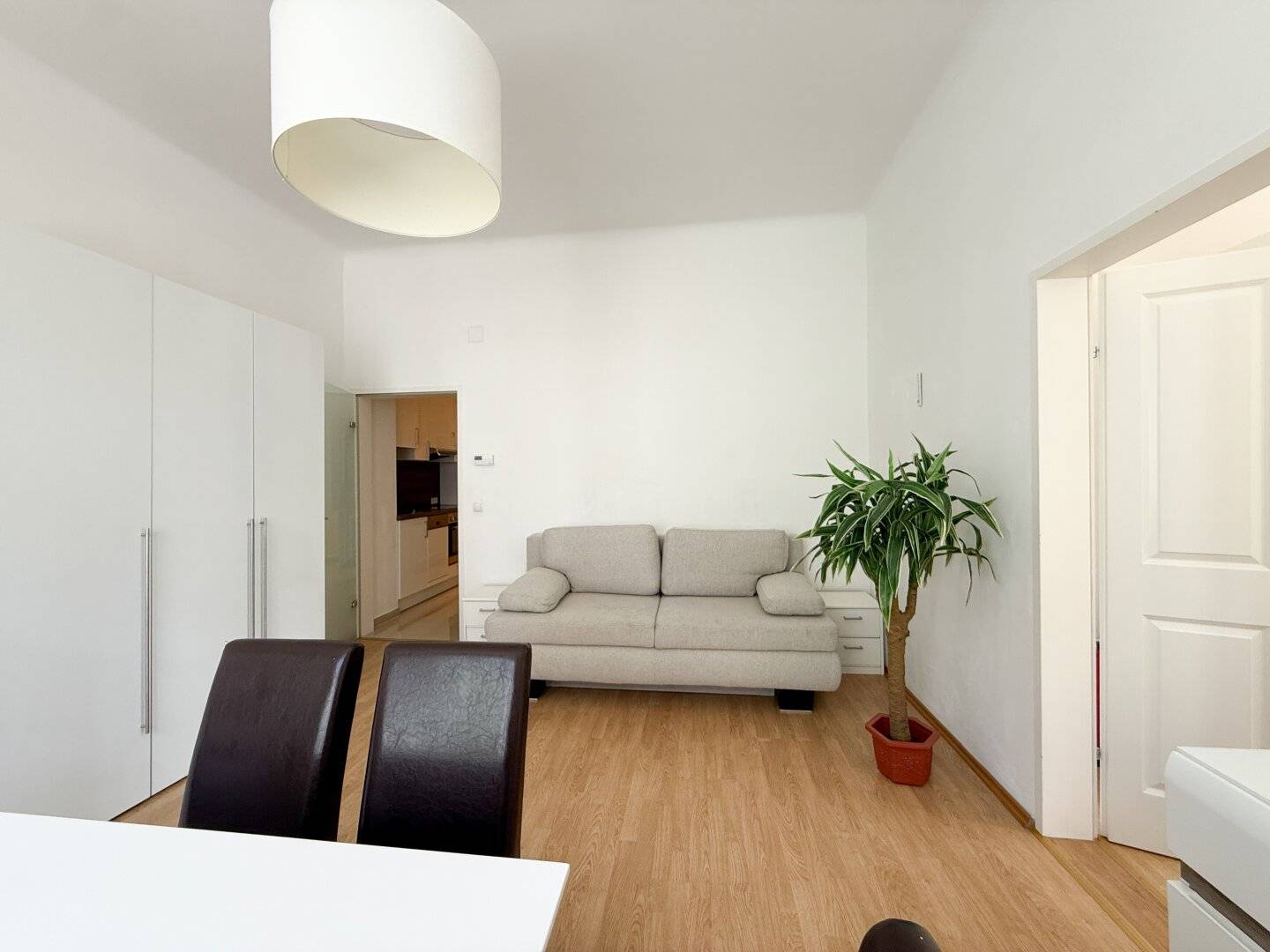 HARDTMUTHGASSE -  VOLL AUSGESTATTETE, GEPFLEGTE 2 ZIMMER-WOHNUNG - TOP 20