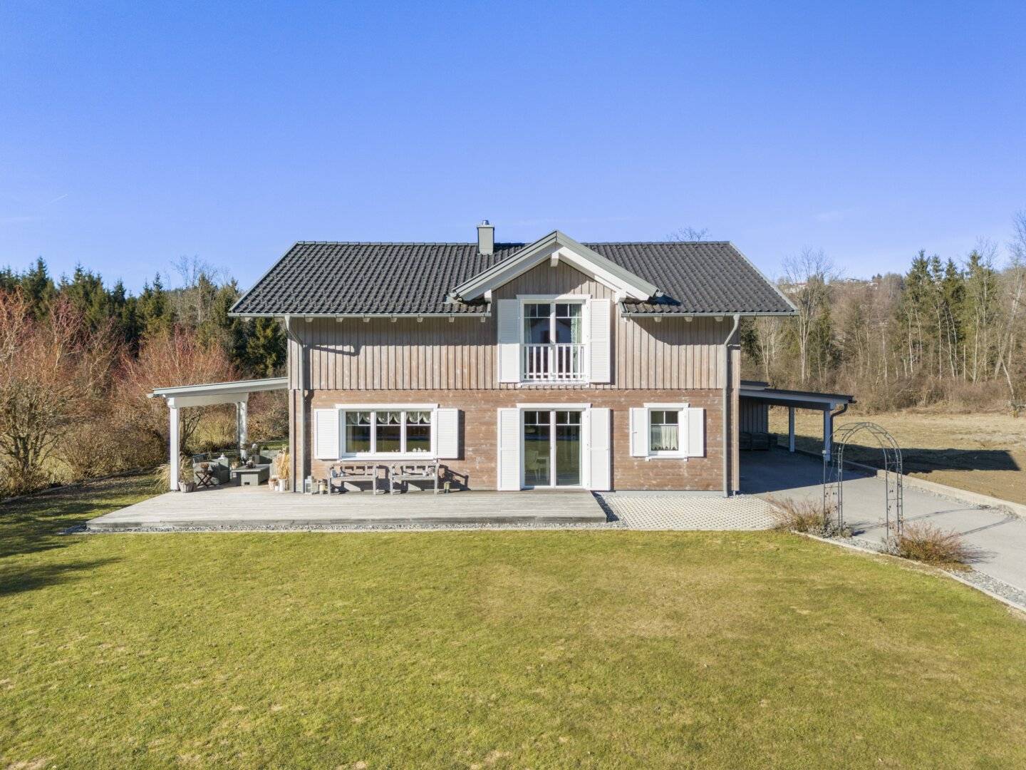 Wohnen wie im Urlaub: Schwedenhaus mit Pool, Galerie und großem Garten nahe Klagenfurt