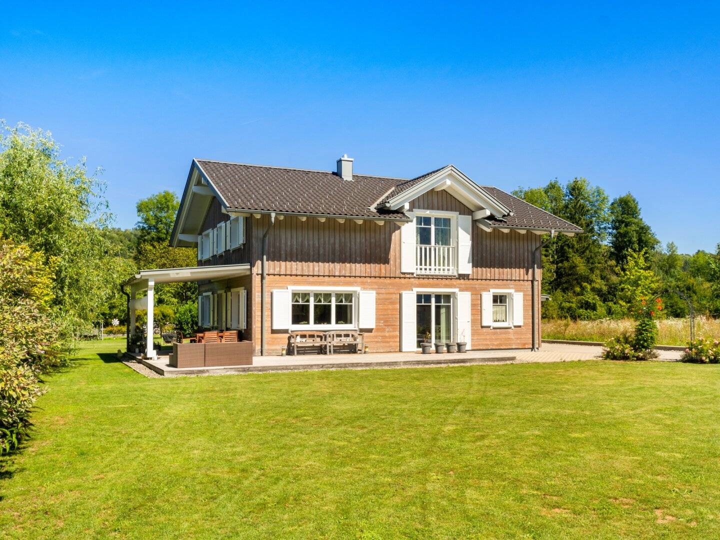 Urlaubsgefühl zu Hause: Schwedenhaus mit Pool, Galerie und großem Garten nahe Klagenfurt