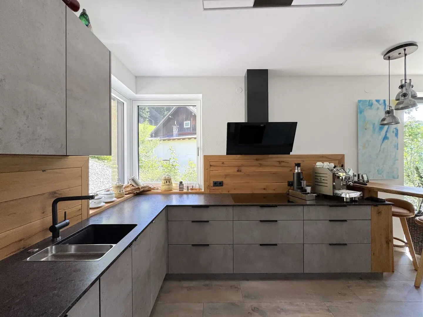 Modernes Einfamilienhaus mit traumhaftem Panoramablick, Sauna und Bachidylle