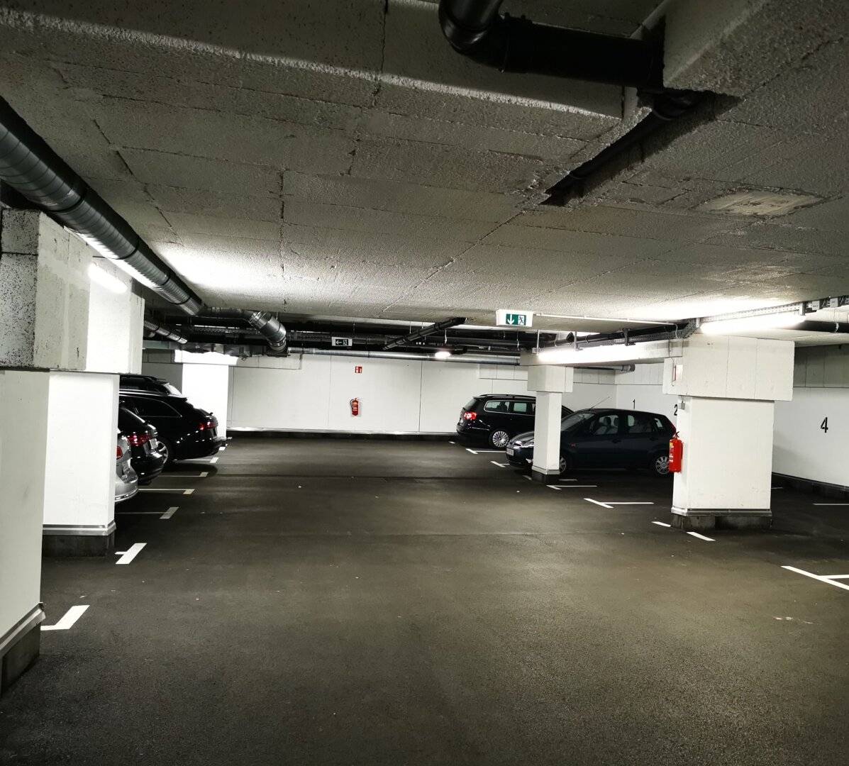 Parkplatz im Wohnhaus 400m von U1 Kagraner Platz