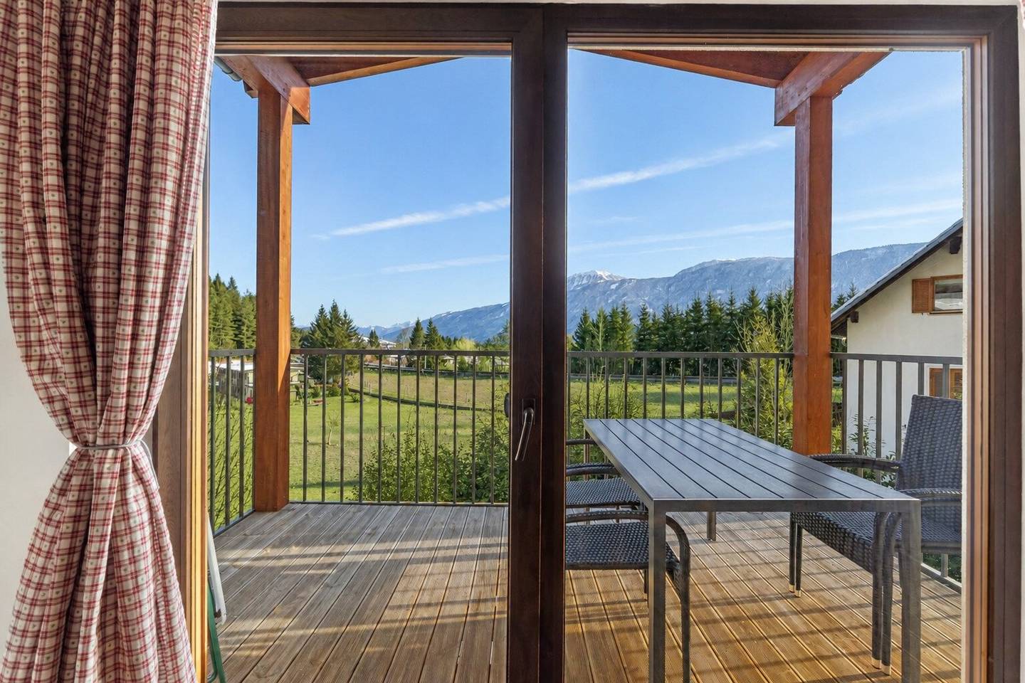 Top-Investment Pressegger See: Pension mit 12 Zimmern + 4 Neubau-Apartments (2020)
