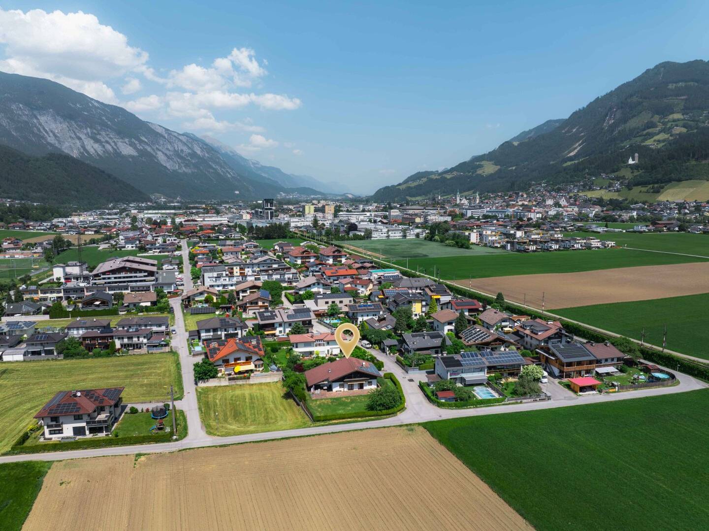 Einfamilienhaus mit großem Grundstück, herrlicher Aussicht & viel Potenzial in Vomp