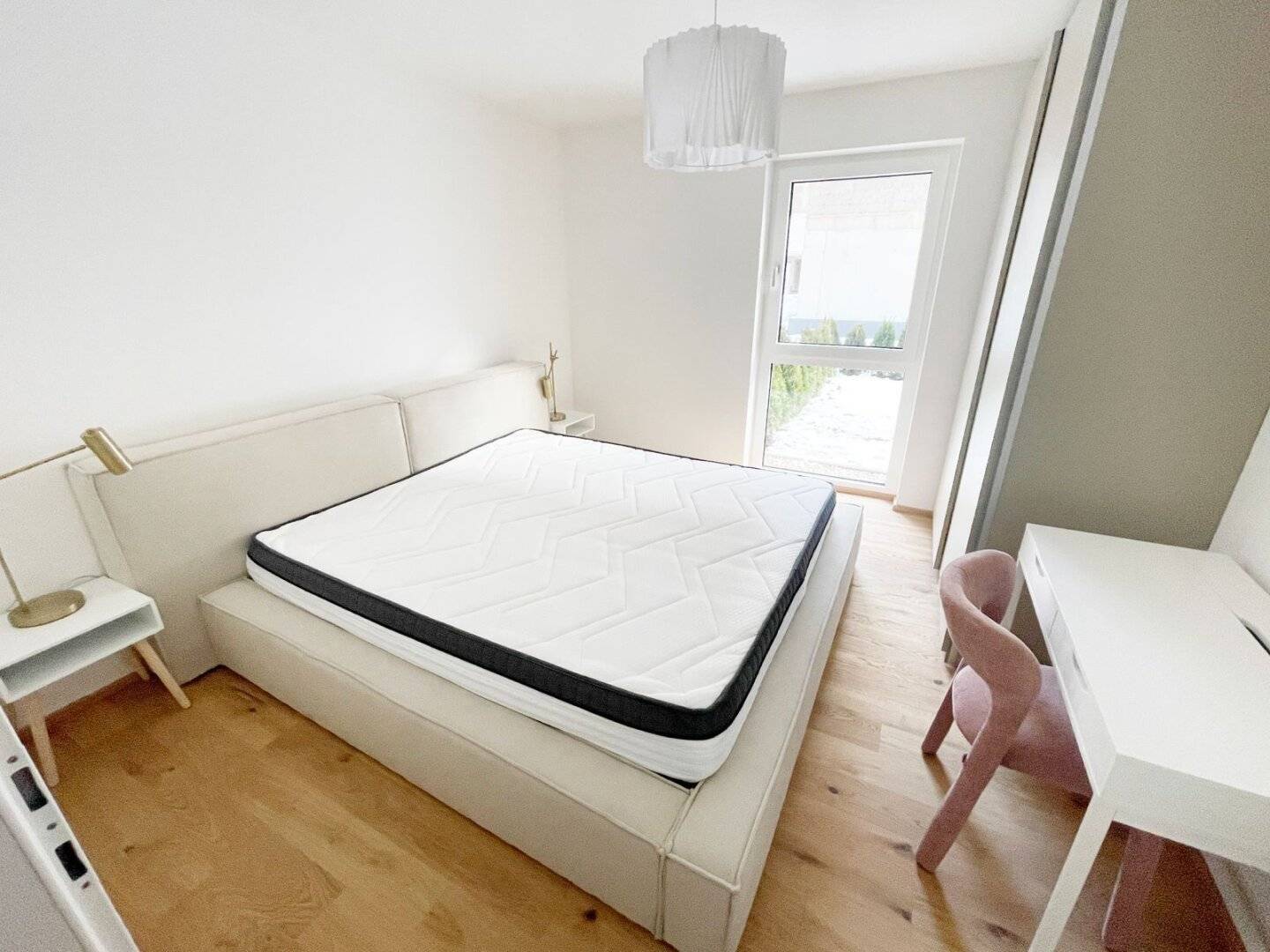 Erstbezug! Exklusive, voll möblierte Wohnung mit Terrasse, Garten & TG-Stellplatz, in Bestlage!
