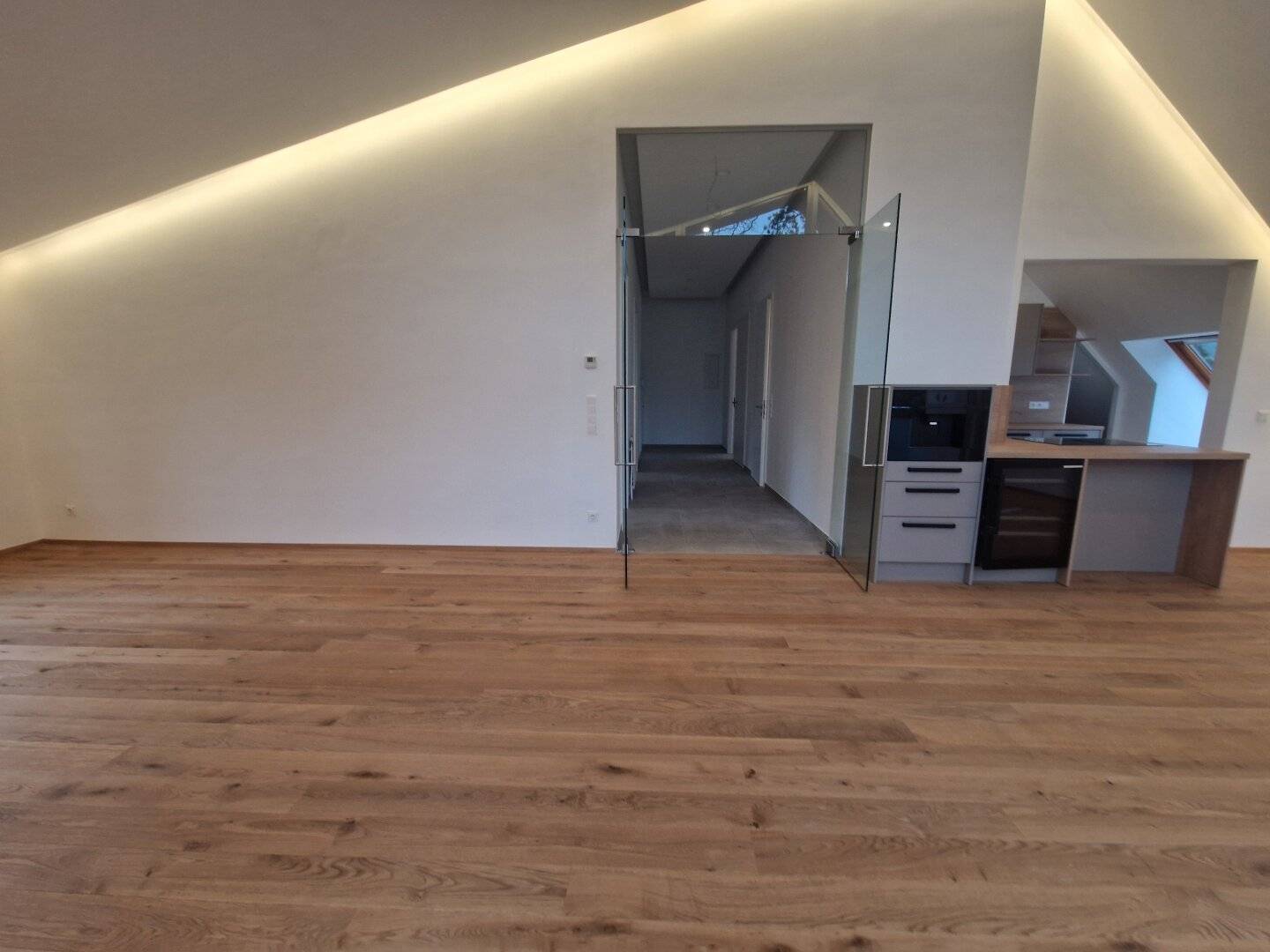 PÖTZLEINSDORFER PARK - NEU SANIERT - LOFTARTIGE ARCHITEKTENWOHNUNG - TRAUMHAFTE LAGE - GRÜNBLICK - 4 ZIMMER + grosser BALKON