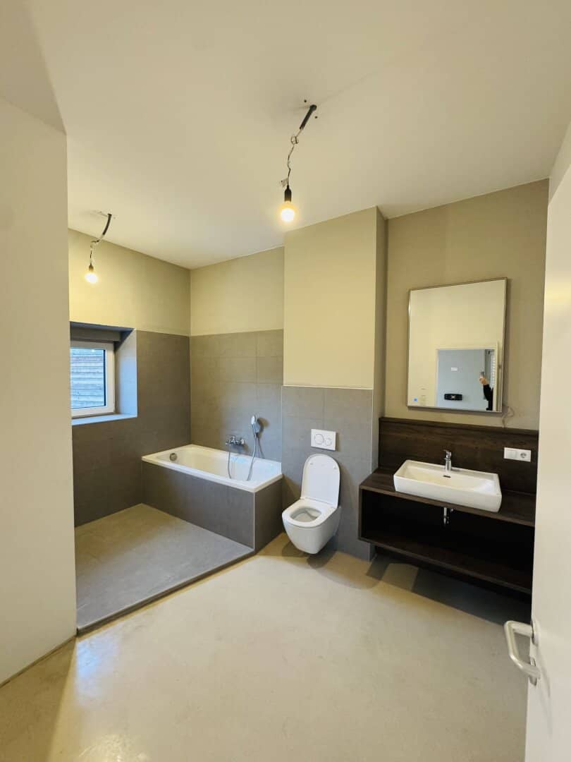 HOCHWERTIGE 2-Zimmer-Wohnung mit Balkon und Garage in Leibnitz – Ihr neues Zuhause wartet!