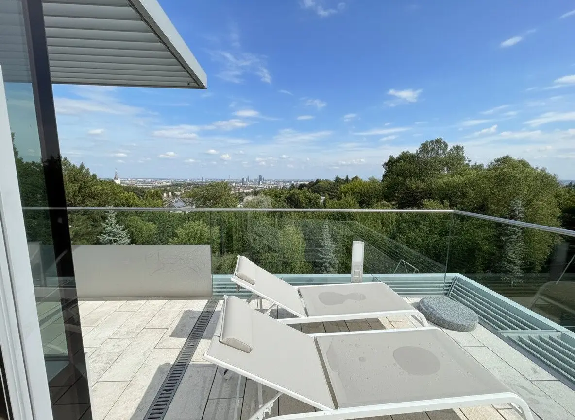 Wiener Eleganz pur: Einfamilienhaus mit Pool, Sauna & Traumblick