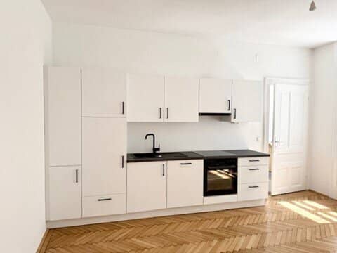 Hofruhelage: komplett generalsanierte Altbauwohnung  – zum Top-Preis!