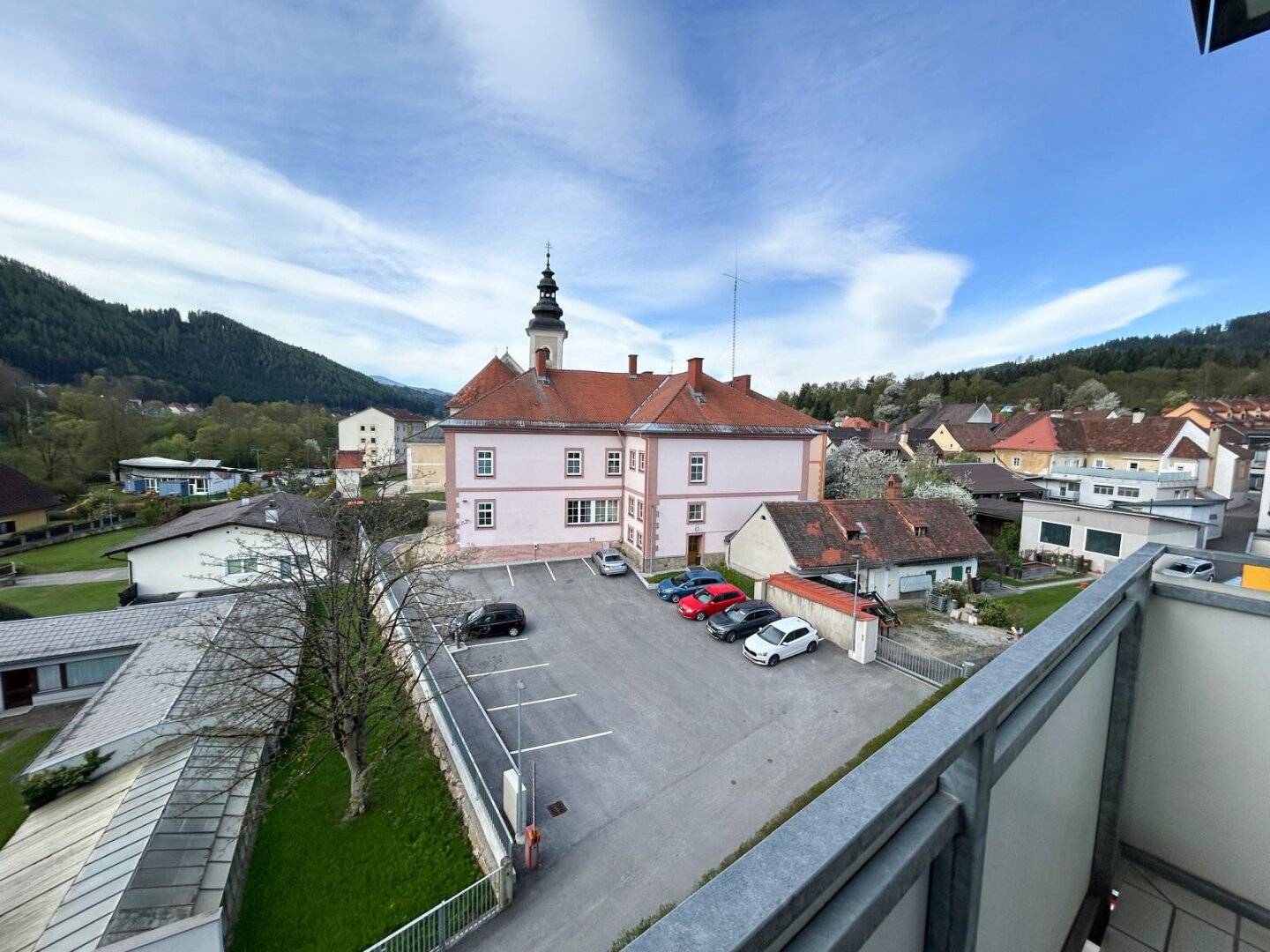 Sanierungsbedürftige 2 Zimmer-Wohnung mit viel Potential!
