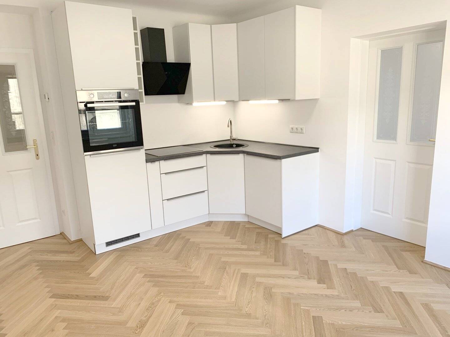 ANLAGEOBJEKT: Wunderschöner, generalsanierter 2 Zimmer Altbau mitten im 3. Bezirk (vermietet bis 2027)