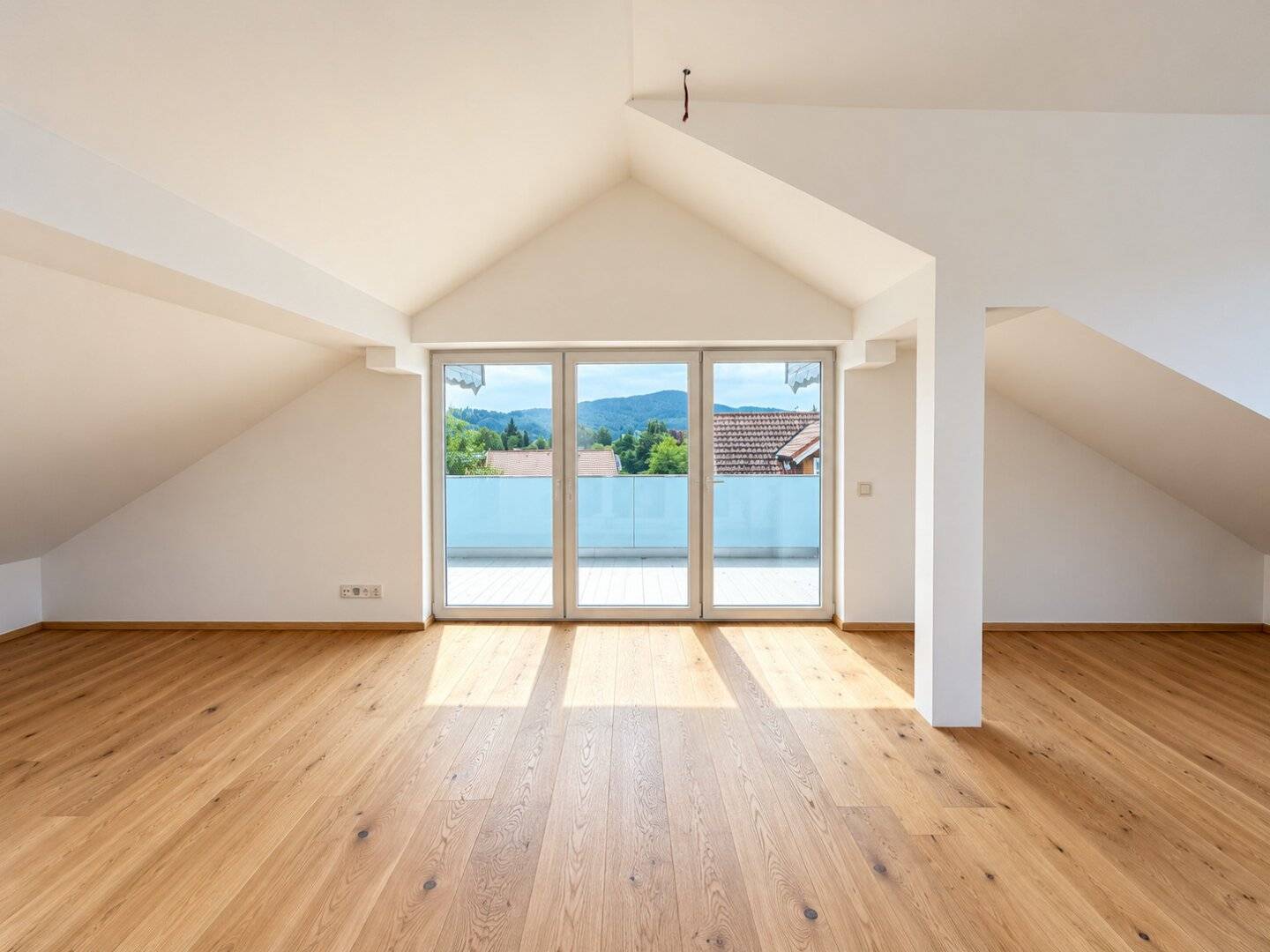 Wohnen wo andere Urlaub machen 3-Zimmer DG-Wohnung mit Balkon in Mattsee mit Seeblick