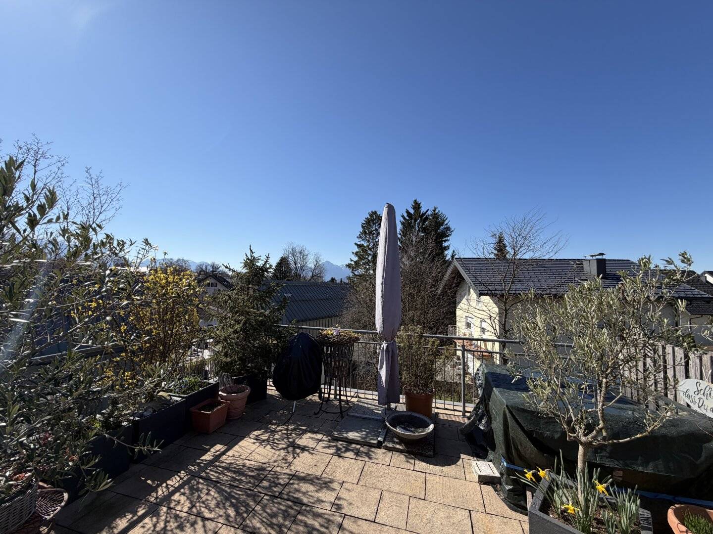 Schöne Penthousewohnung mit Süd-West Terrasse in unmittelbarer Innenstadtnähe/Ruhelage