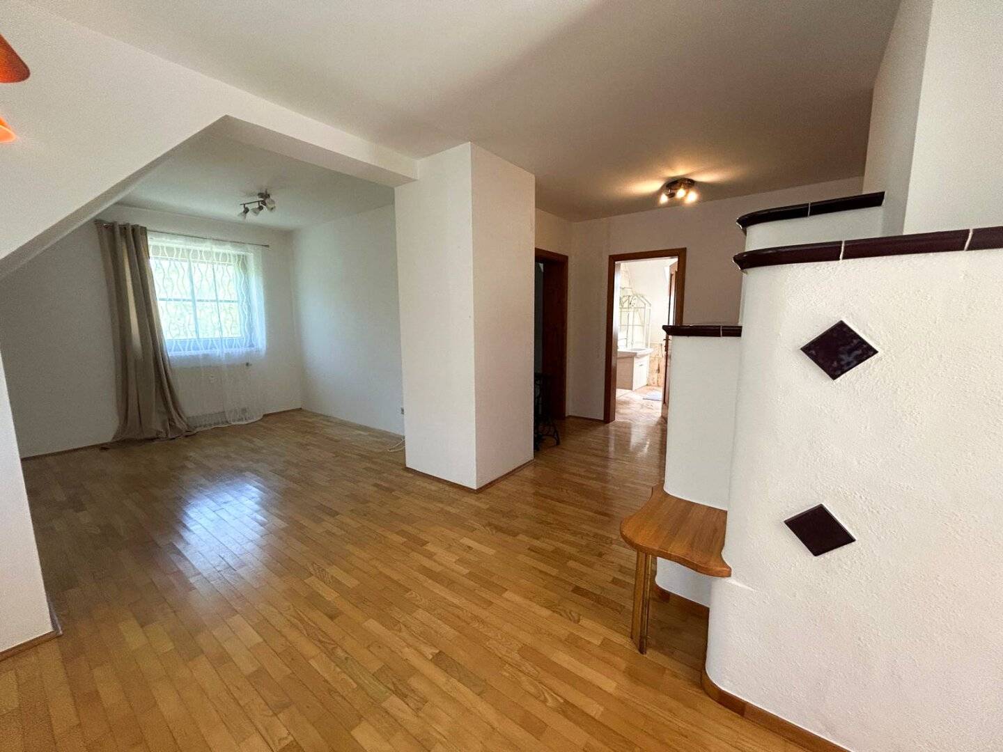 Entzückende Dachgeschosswohnung sucht Familienanschluss!
