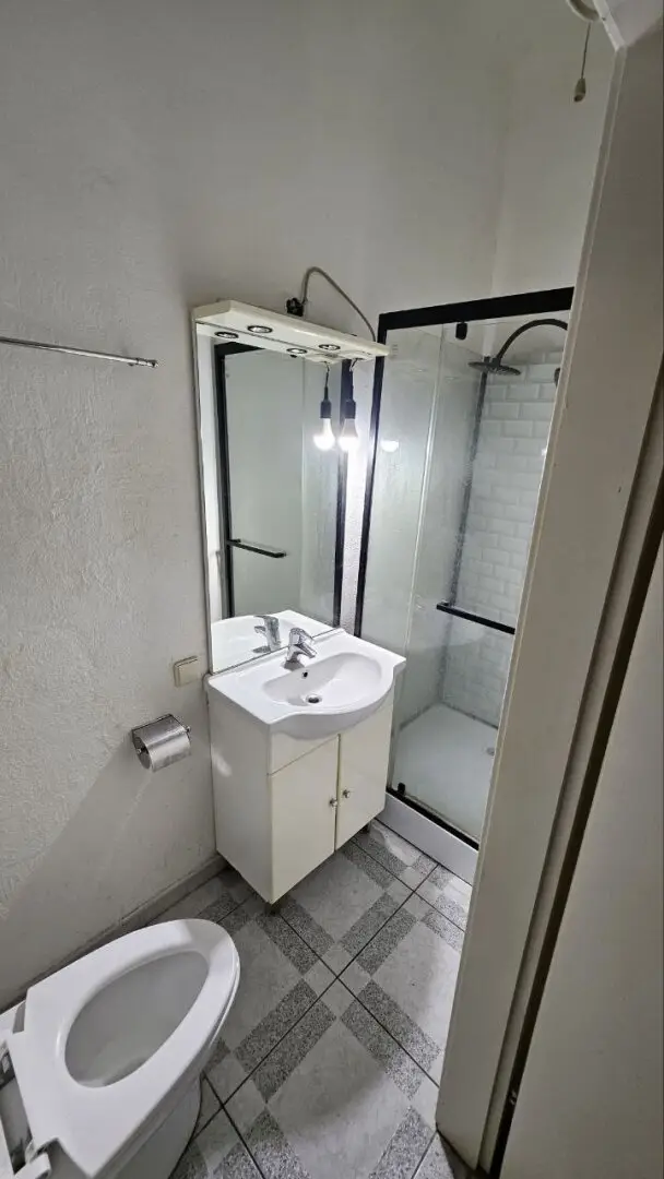 28 m² old building 1200 Wien | 3rd floor without lift | € 114.000 | Investment apartment