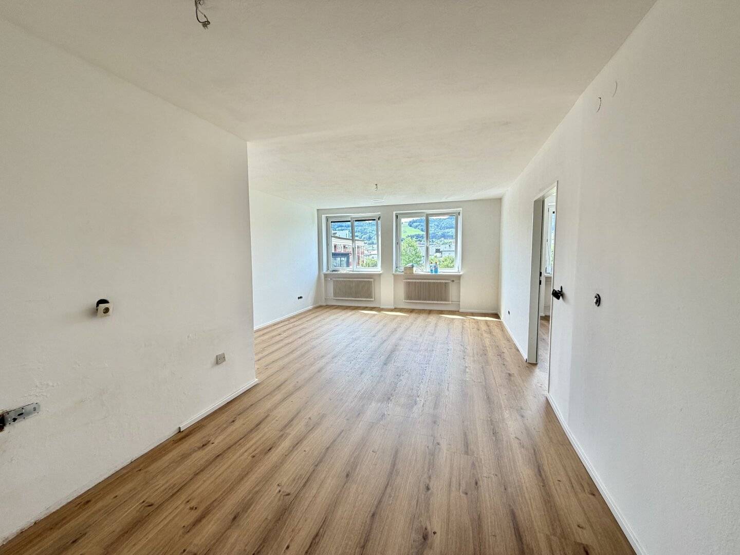 Renovierte 2-Zimmer-Wohnung mit Stellplatz in ruhiger Grünlage von Eugendorf
