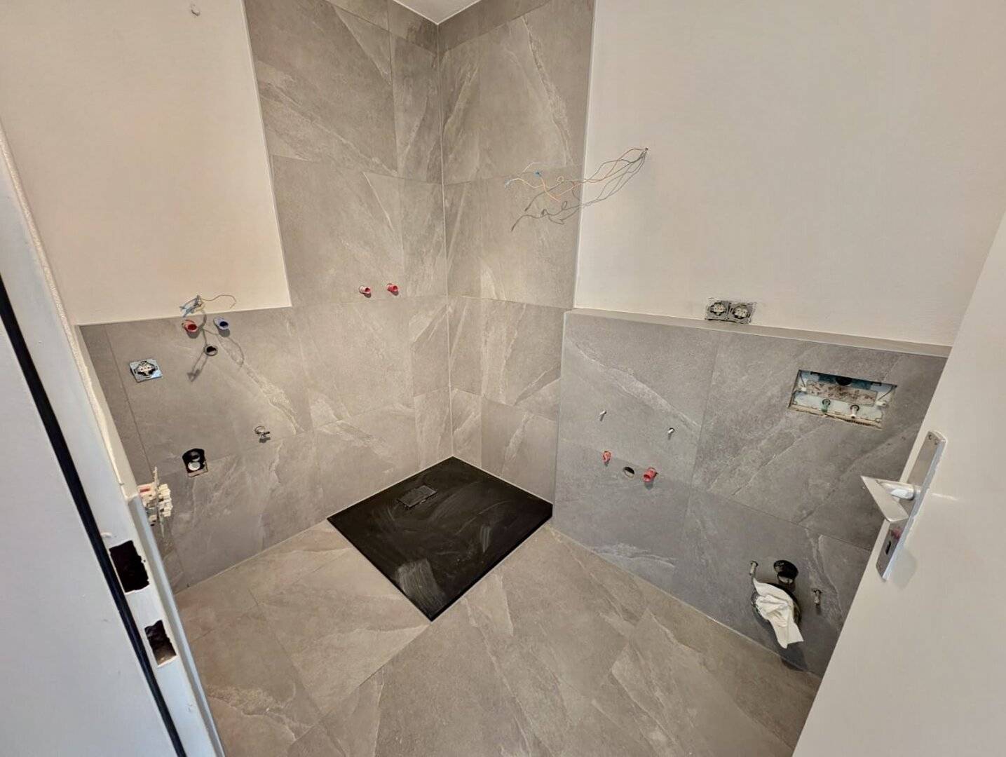 Renovierte 2-Zimmer-Wohnung mit Stellplatz in ruhiger Grünlage von Eugendorf