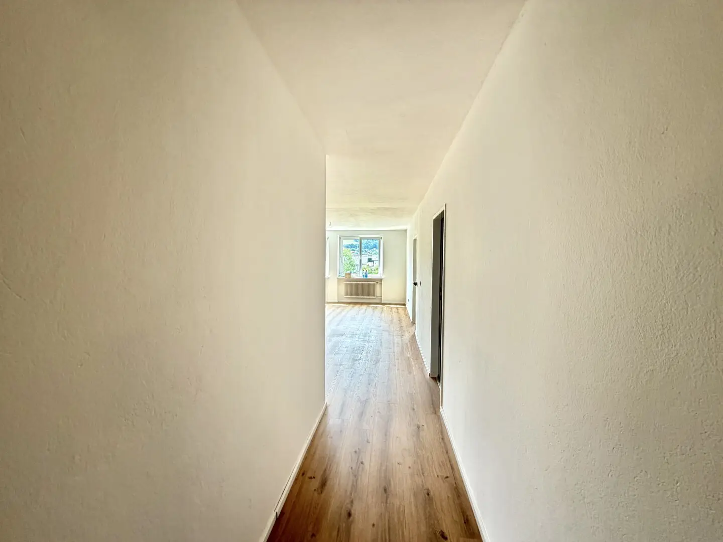 Modern, renovierte 2-Zimmer-Wohnung mit Grünblick