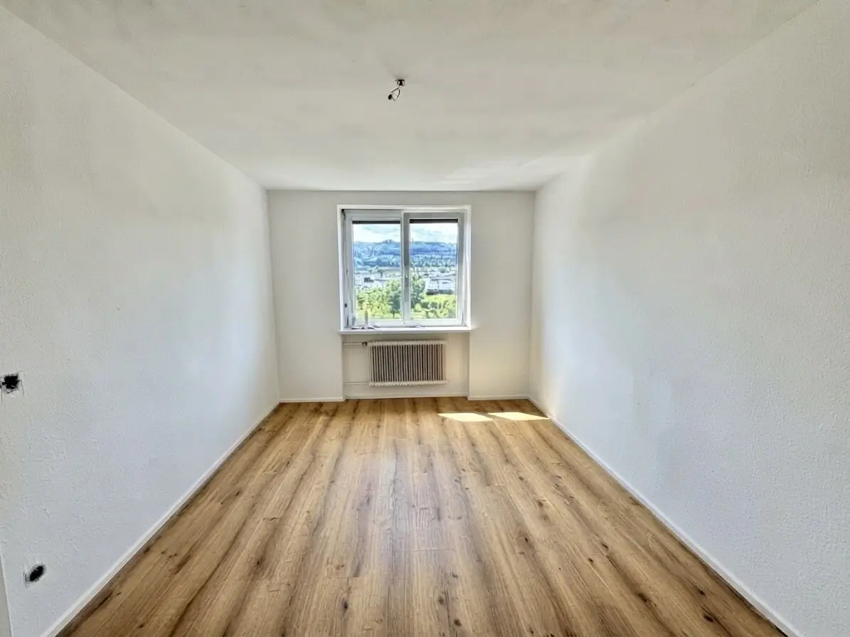 Modern, renovierte 2-Zimmer-Wohnung mit Grünblick