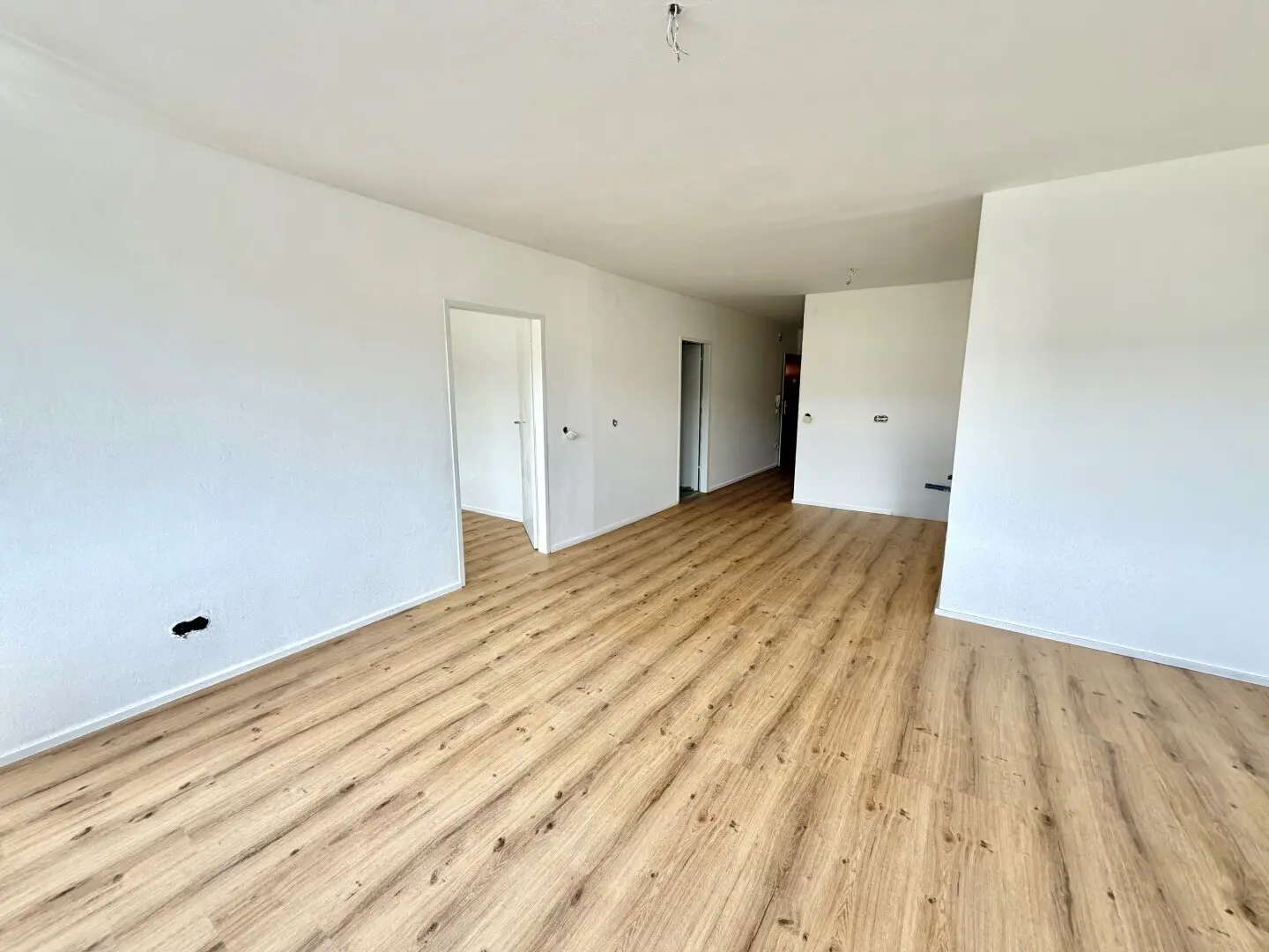 Modern, renovierte 2-Zimmer-Wohnung mit Grünblick