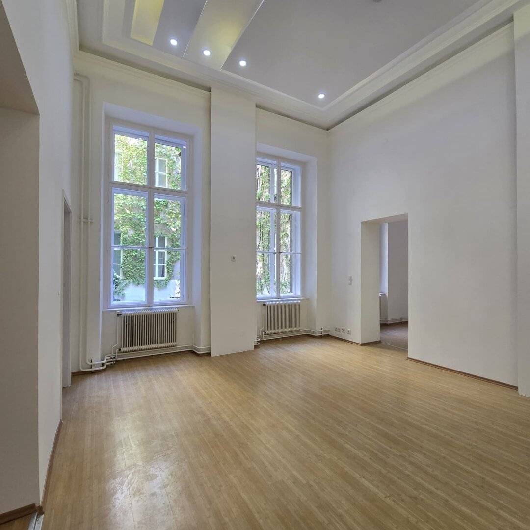 Hofruhelage Top Büro/Praxis 125m² in wunderschönem Ringstraßengebäude