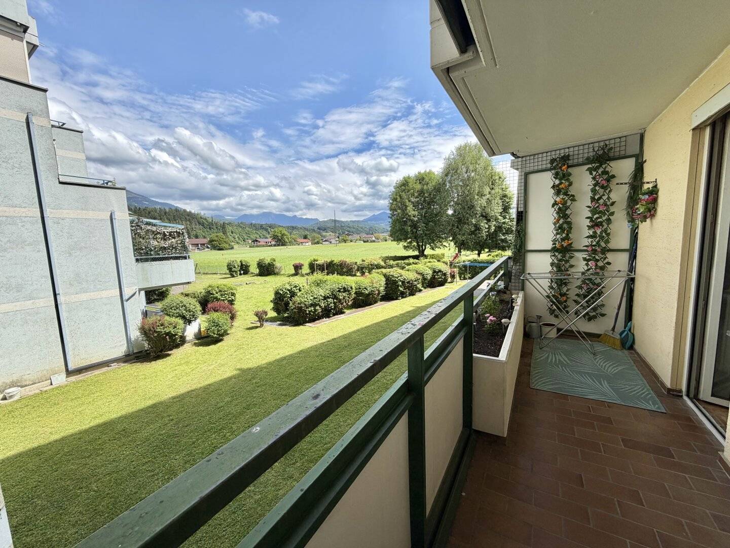2-Zimmer-Wohnung mit Balkon und TG-Stellplatz - ideal zum Gestalten nach Ihren Wünschen