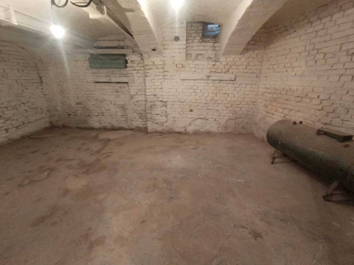 Sie haben keinen Platz, aber wir ein freies Lager gleich um die Ecke!