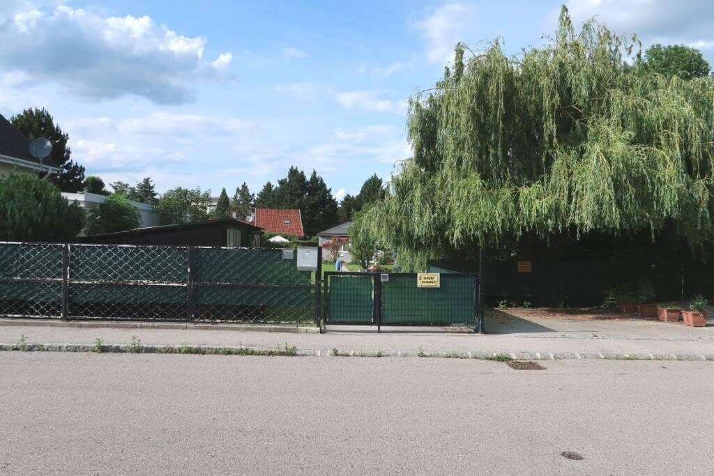 Baugrundstück mit Abbruchsobjekt in ruhiger Lage