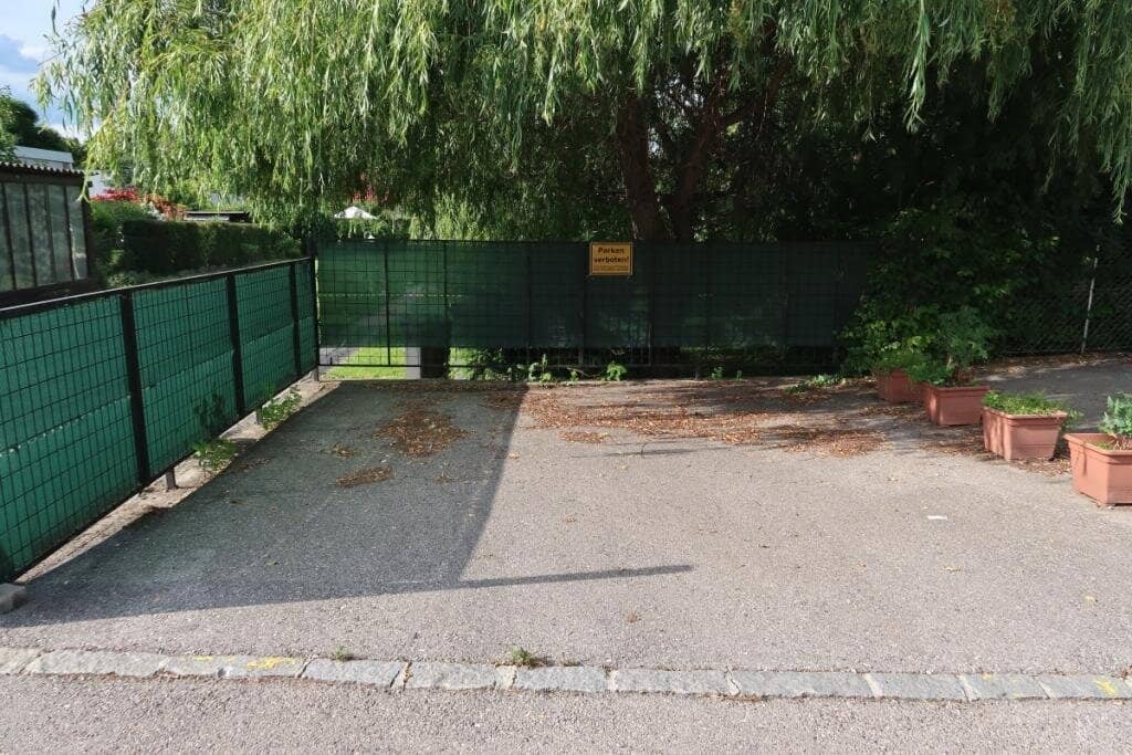 Baugrundstück mit Abbruchsobjekt in ruhiger Lage