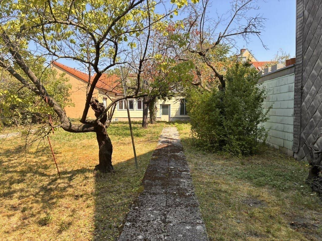 Wohnhaus mit 640m² Grund