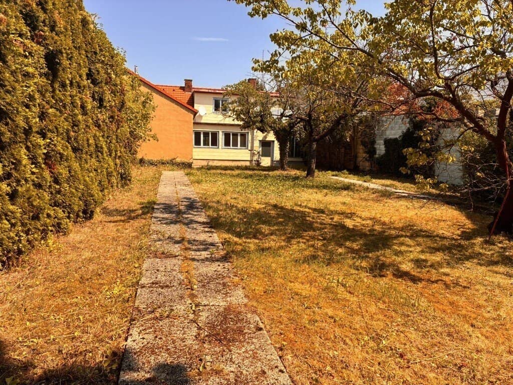 Wohnhaus mit 640m² Grund