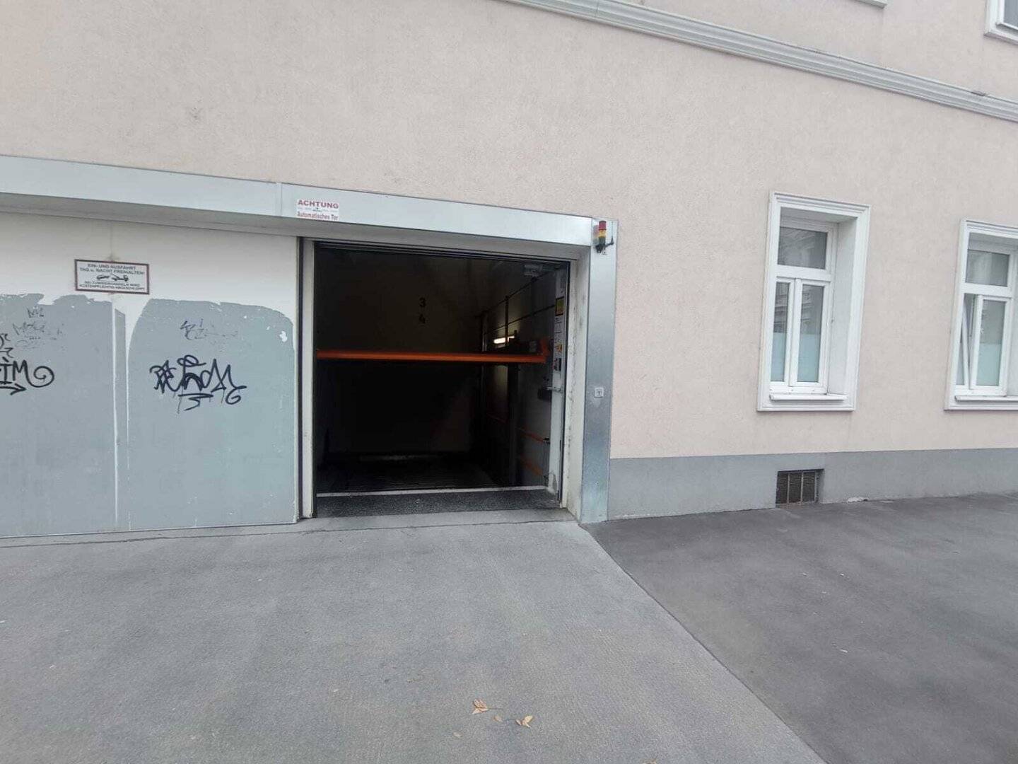 Parkplatz Nähe Löwengasse / Untere Viaduktstraße : Ihre Tiefgarage für nur 162,00 € monatlich!