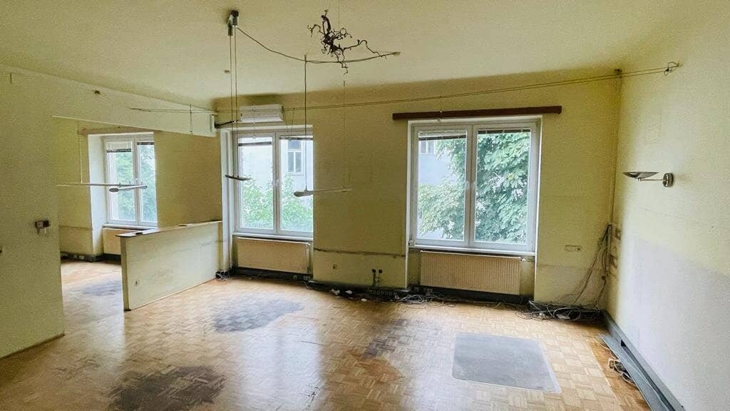 Loftartiges, vollklimatisiertes  Büro mit großen Lagerbereich!