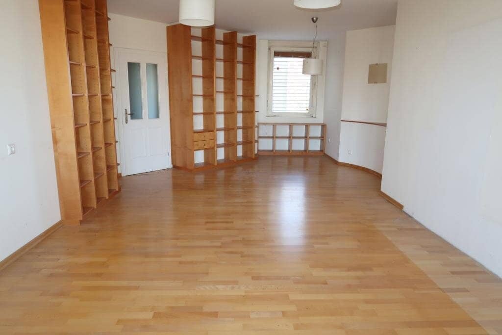 3-Zimmer Wohnung im 2. Liftstock mit KFZ-Garagenstellplatz