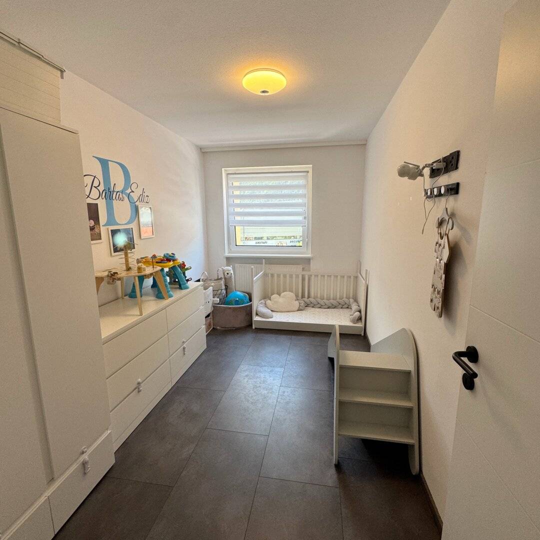 Neuer Preis! Neuwertige 3-Zimmer-Wohnung mit Loggia in Schwaz – Ihr neues Zuhause!