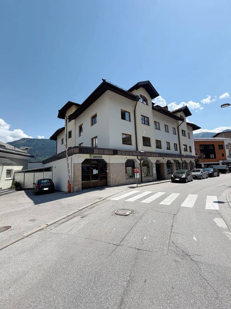 Gepflegte Dachgeschosswohnung mit Terrasse und Tiefgarage in Jenbach zu verkaufen!