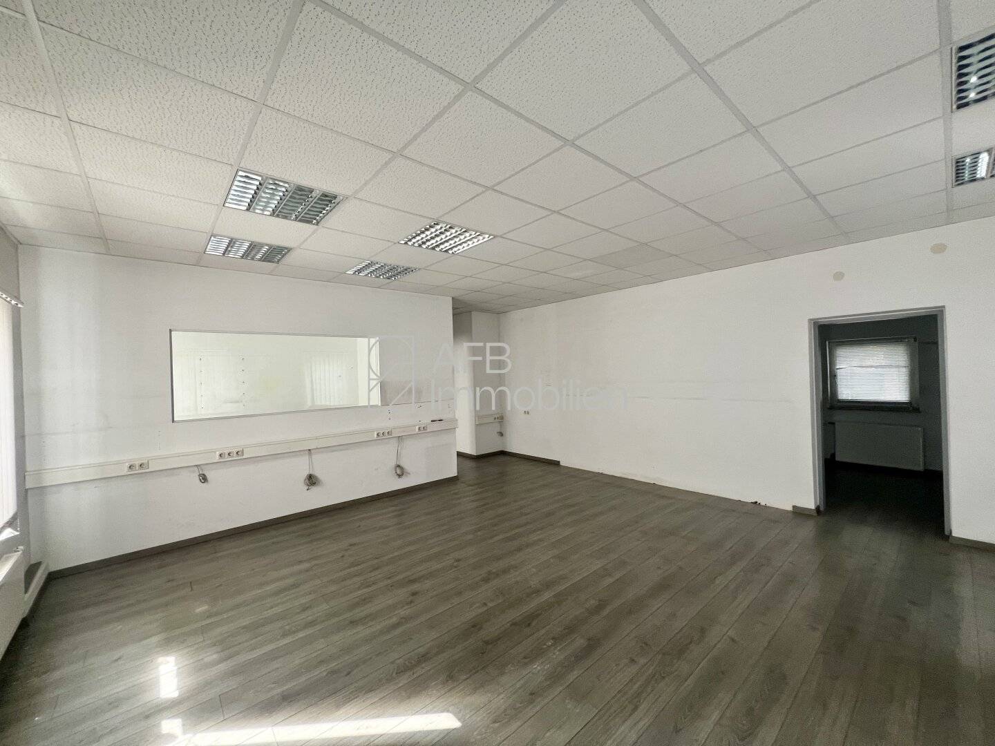 Büro/Betriebsstätte mit Lager/Magazin für Kleinunternehmen Nähe Autobahnauffahrt Graz-Webling