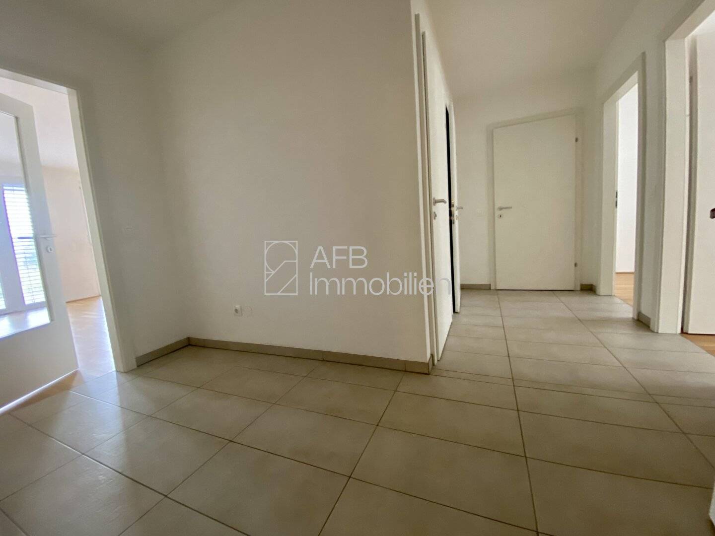 2 Monate mietfrei - 3 Zimmer Genossenschaftswohnung mit großer Loggia