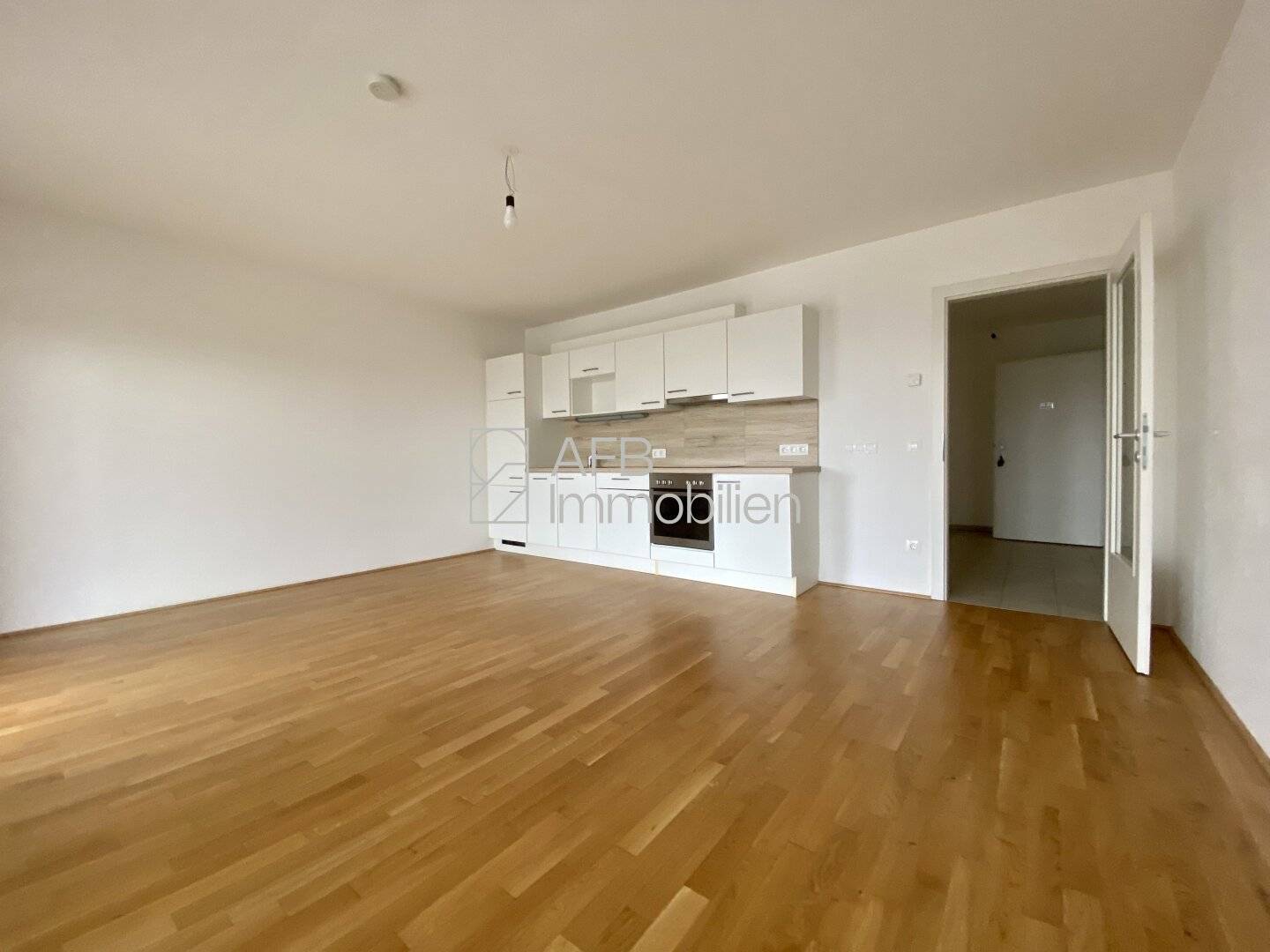 2 Monate mietfrei - 3 Zimmer Genossenschaftswohnung mit großer Loggia