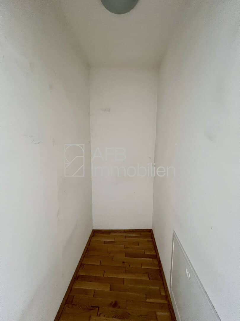 3 Monate mietfrei! 2 Zimmer Genossenschaftswohnung mit großer Loggia Nähe Citypark
