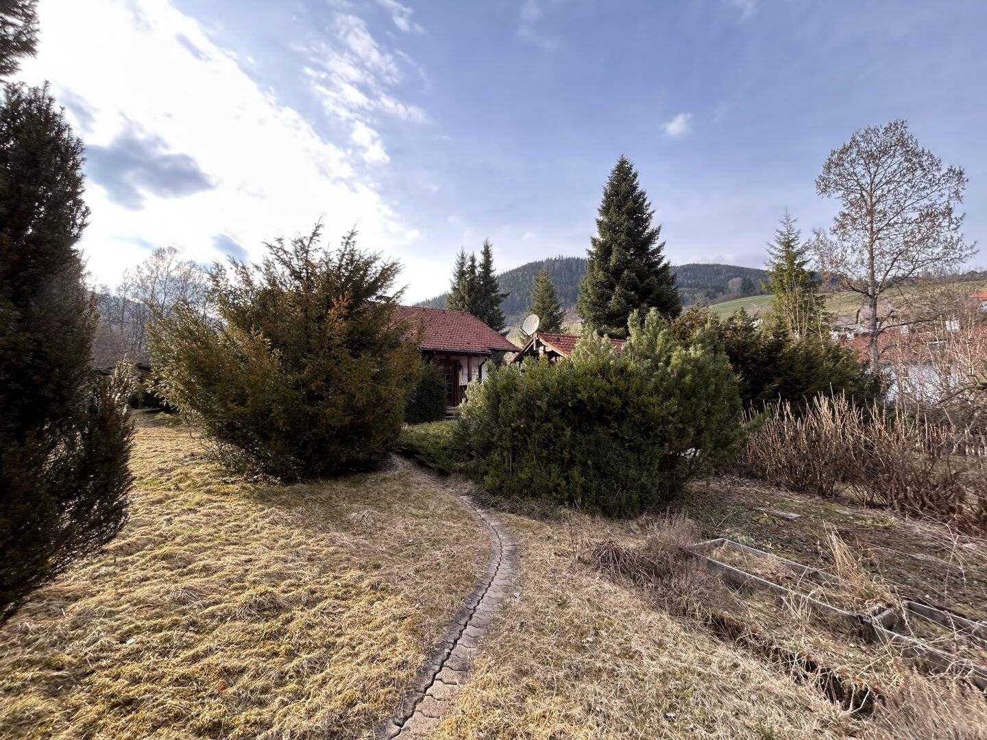 Wohnhaus in ruhiger Lage in Etmißl