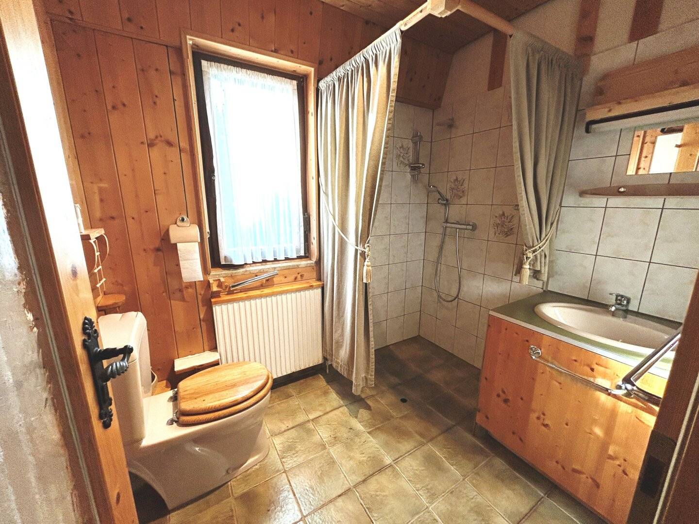 Wohnhaus in ruhiger Lage in Etmißl