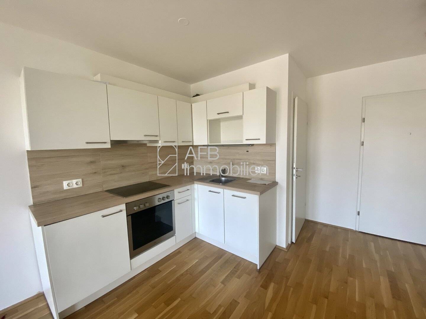 Die ersten 3 Monate mietfrei - 2-Zimmer Genossenschaftswohnung mit riesiger Loggia zu vermieten