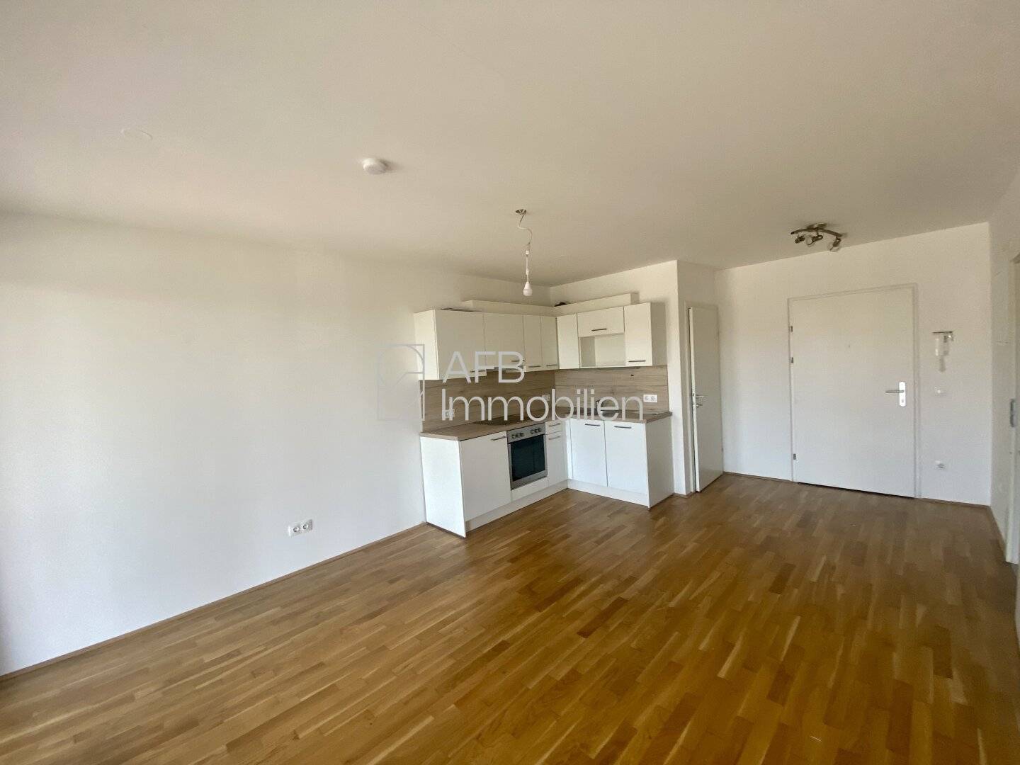Die ersten 3 Monate mietfrei - 2-Zimmer Genossenschaftswohnung mit riesiger Loggia zu vermieten
