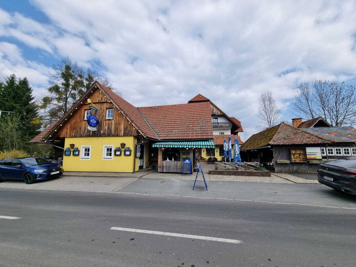 Buschenschank, Gasthaus, Weingarten, Zimmervermietung und Bauland in hervorragender Lage an der Schilcherweinstrasse